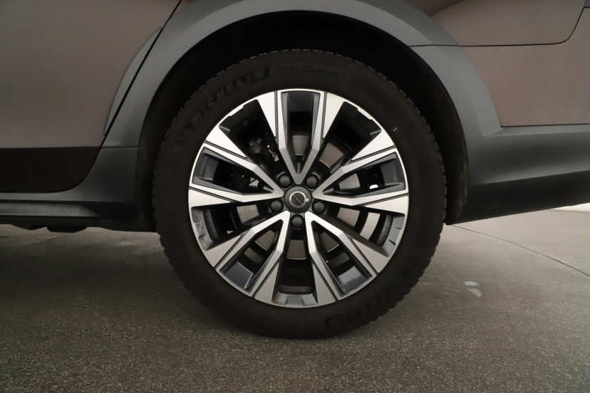 Volvo V90 Cross Country, 2020