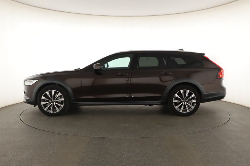 Volvo V90 Cross Country, 2020