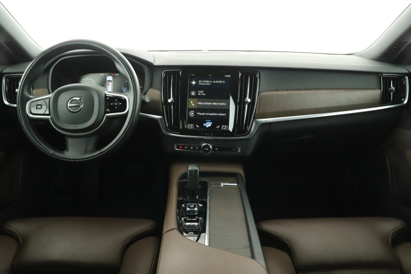 Volvo V90 Cross Country, 2020
