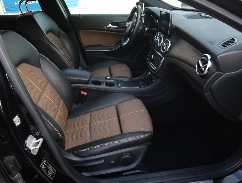 Mercedes-Benz GLA, 2017