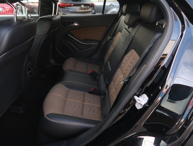 Mercedes-Benz GLA, 2017