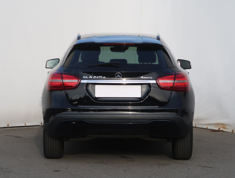 Mercedes-Benz GLA, 2017