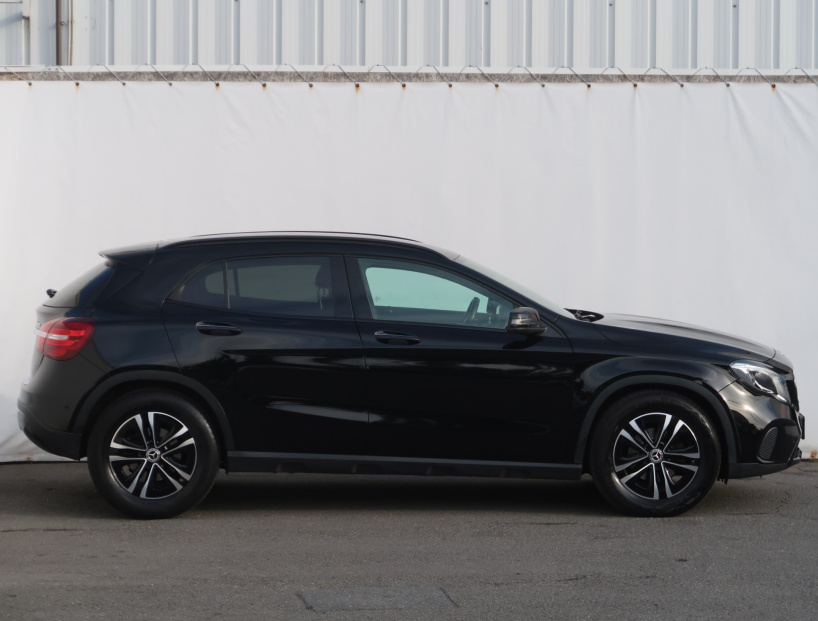 Mercedes-Benz GLA, 2017