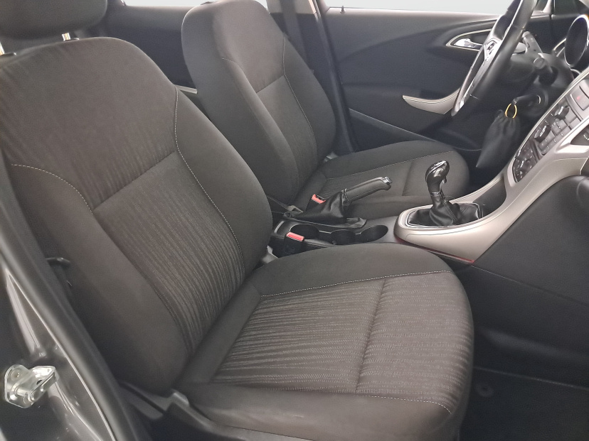 Opel Astra, 2012