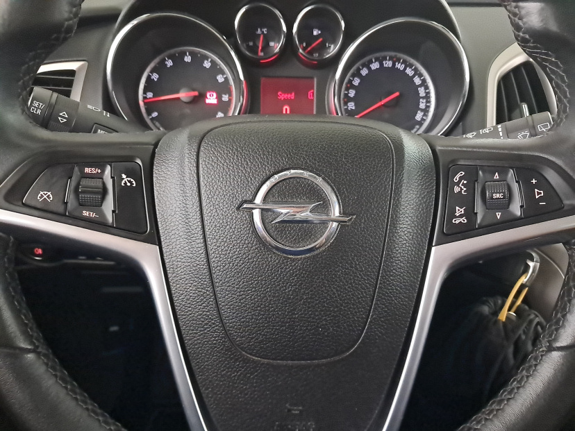 Opel Astra, 2012