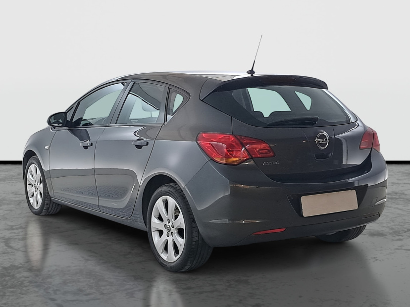 Opel Astra, 2012