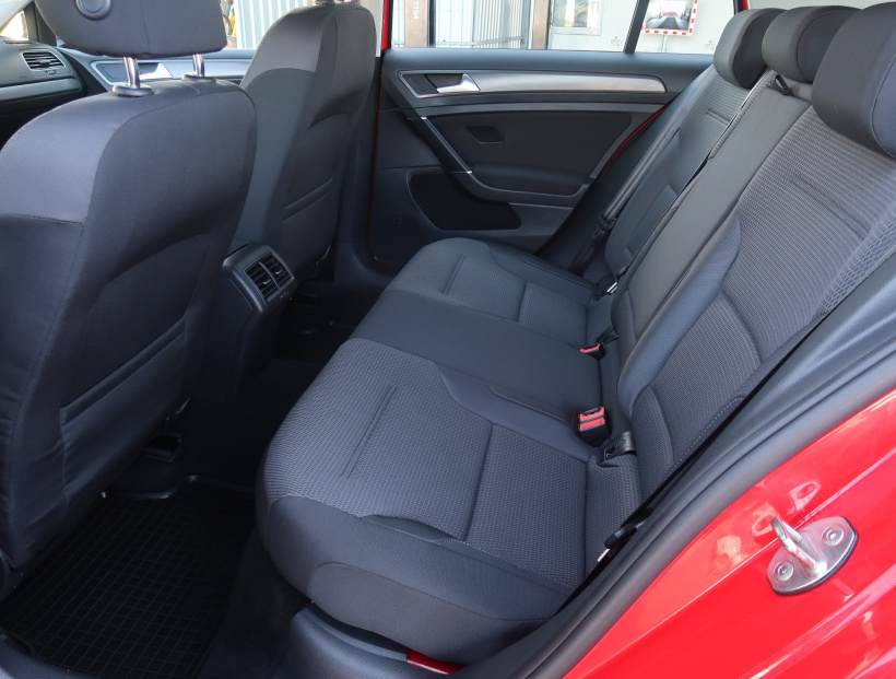 Volkswagen Golf, 2017