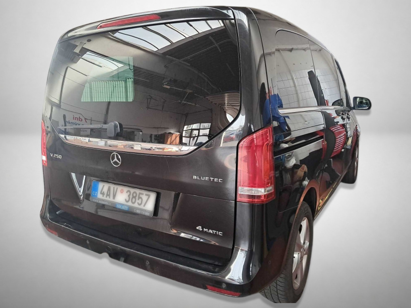 Mercedes-Benz V, 2015