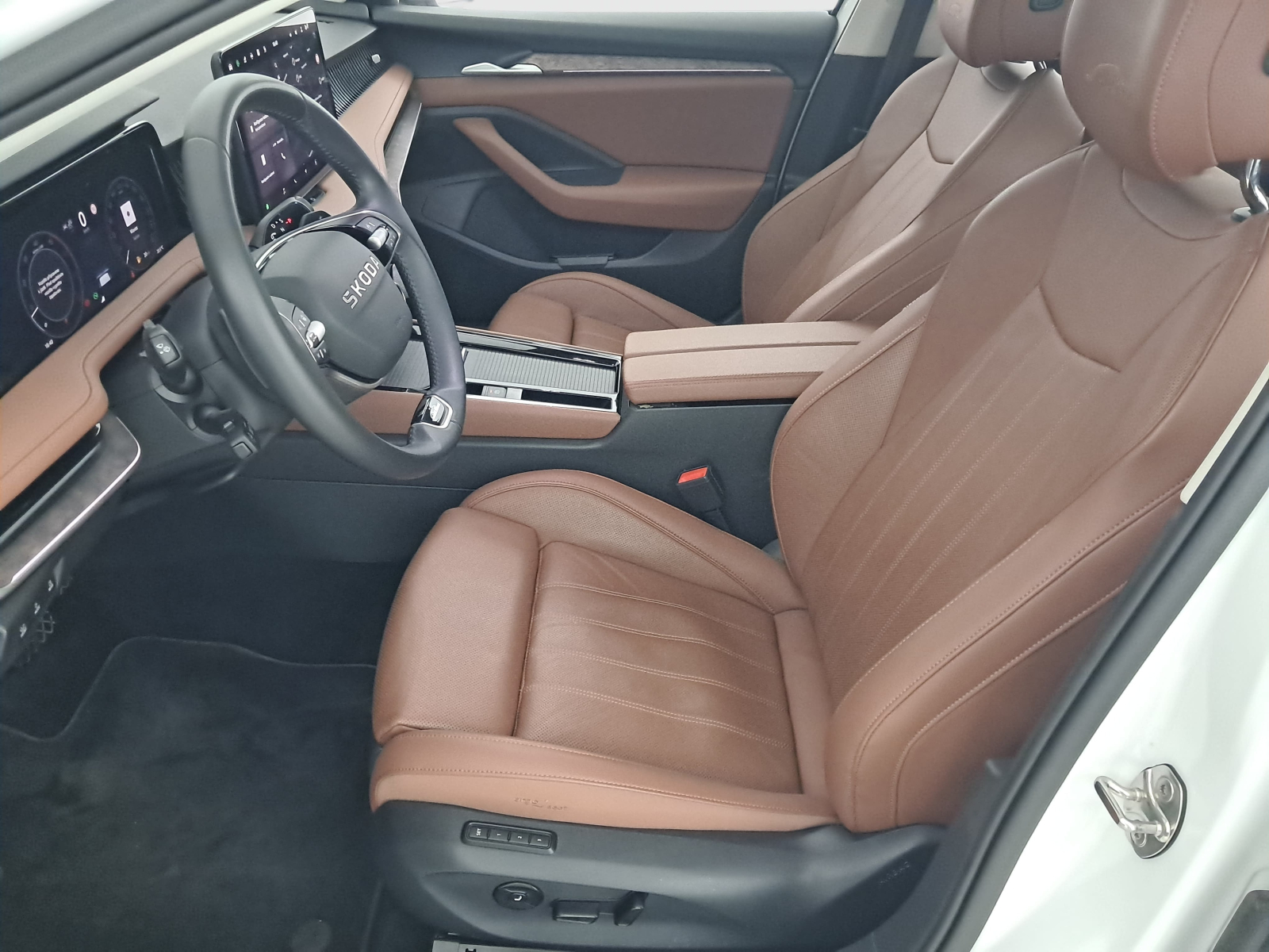 Škoda Superb - 2025
