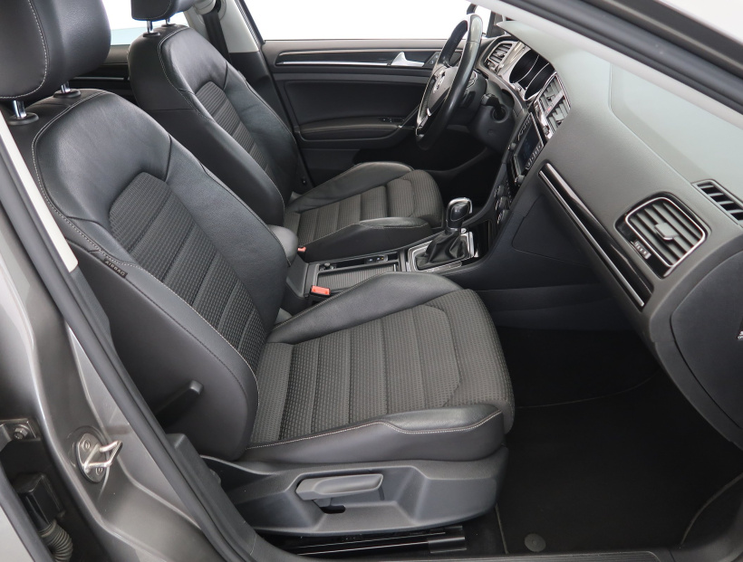 Volkswagen Golf, 2016