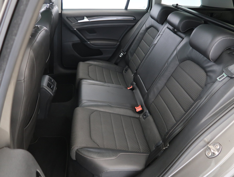 Volkswagen Golf, 2016