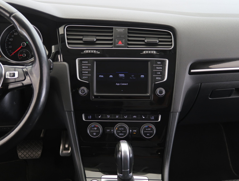 Volkswagen Golf, 2016
