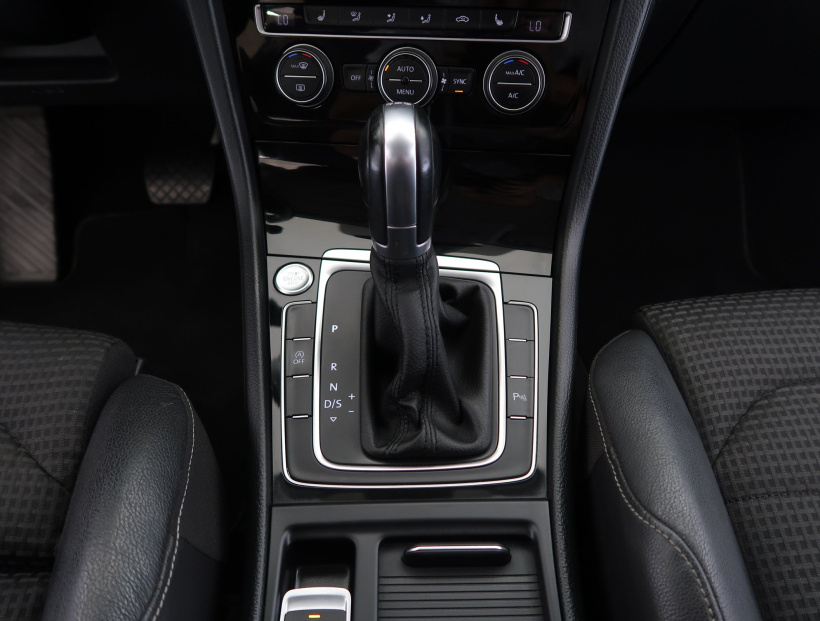 Volkswagen Golf, 2016
