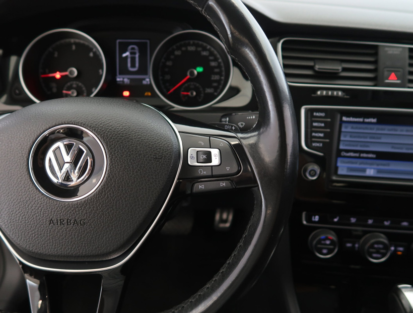Volkswagen Golf, 2016