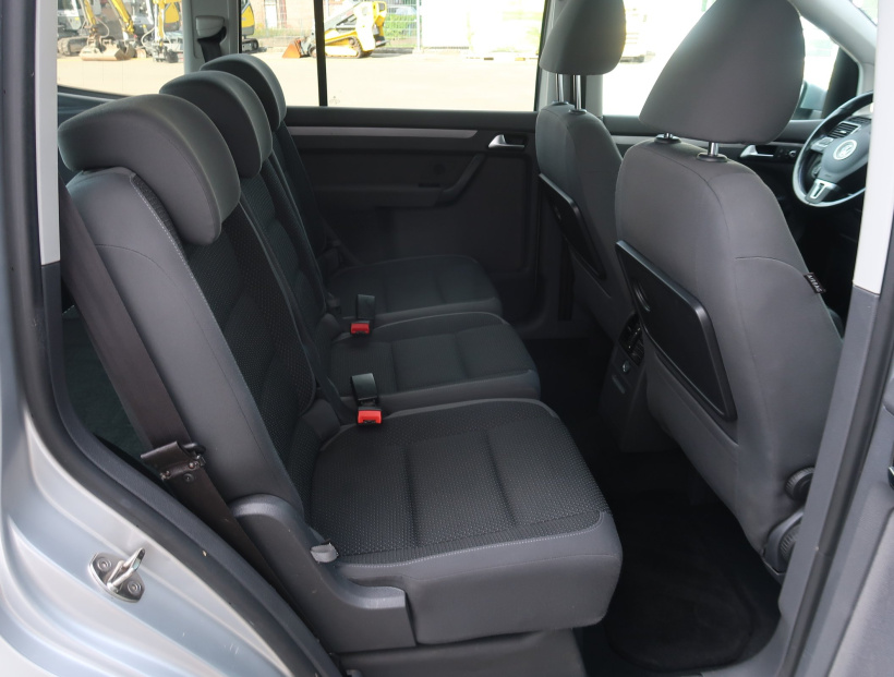 Volkswagen Touran, 2011