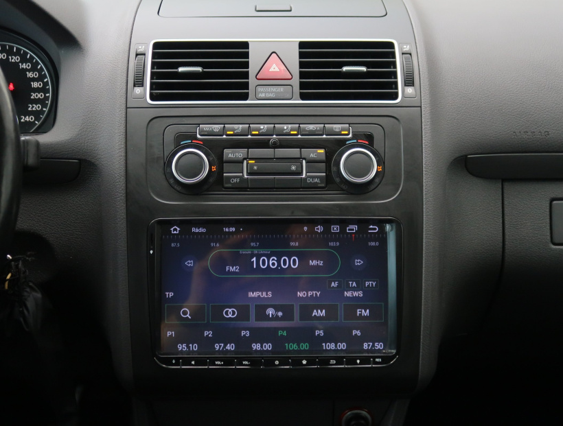 Volkswagen Touran, 2011