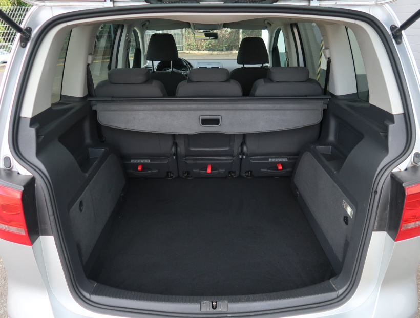 Volkswagen Touran, 2011