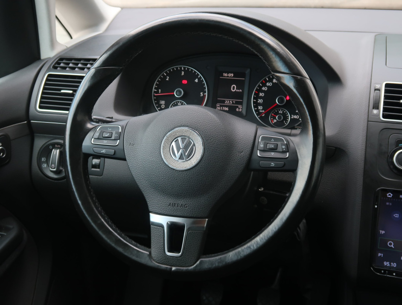 Volkswagen Touran, 2011