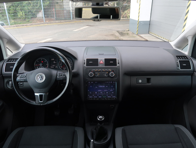 Volkswagen Touran, 2011