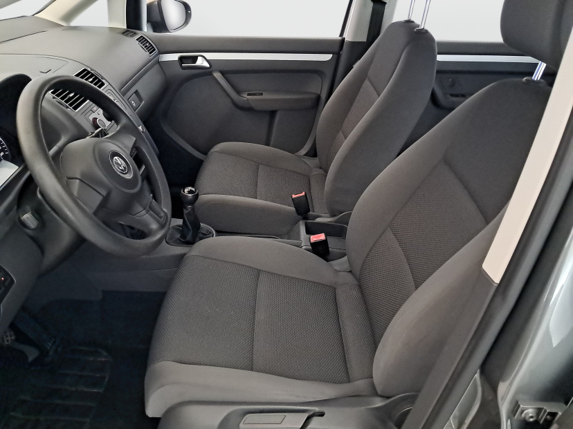Volkswagen Touran, 2012