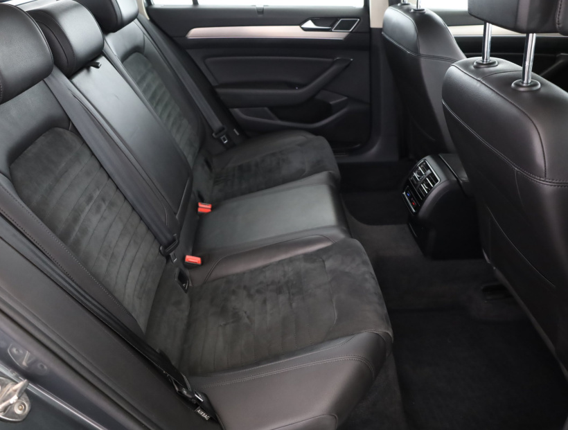 Volkswagen Passat, 2016