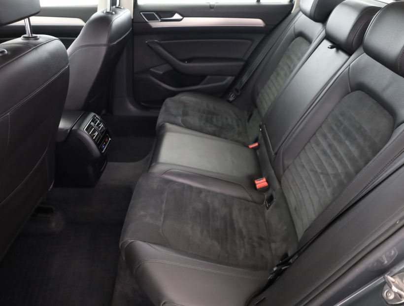 Volkswagen Passat, 2016