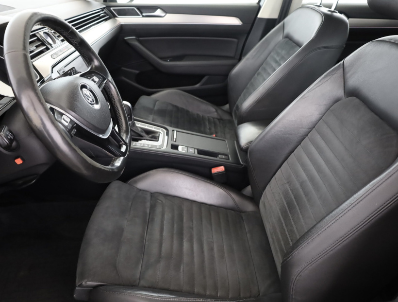 Volkswagen Passat, 2016