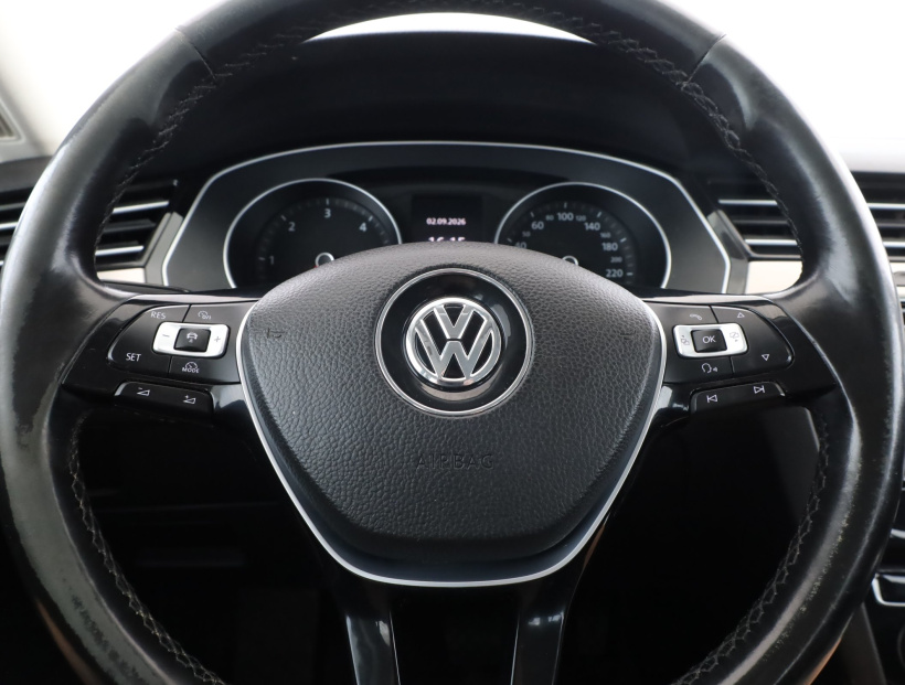 Volkswagen Passat, 2016