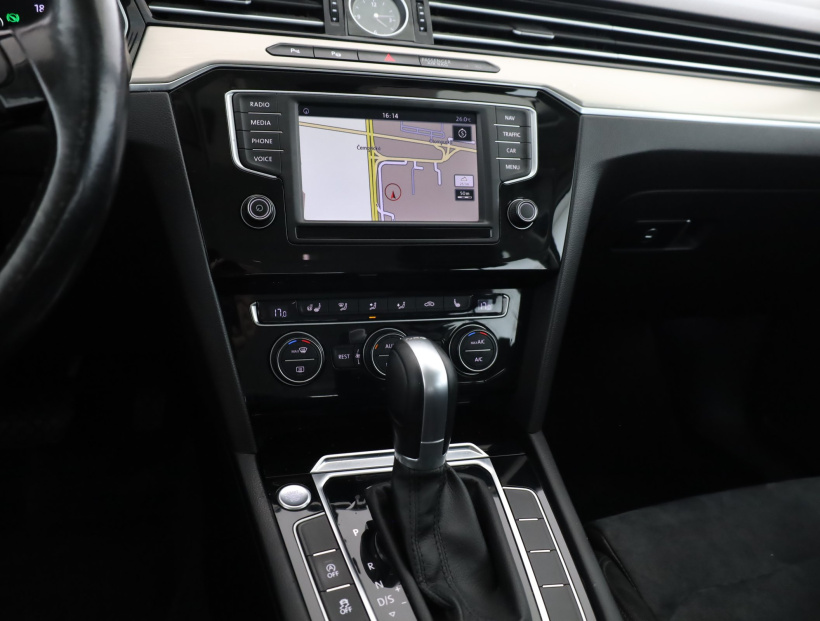 Volkswagen Passat, 2016