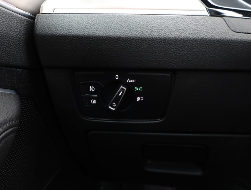 Volkswagen Passat, 2016