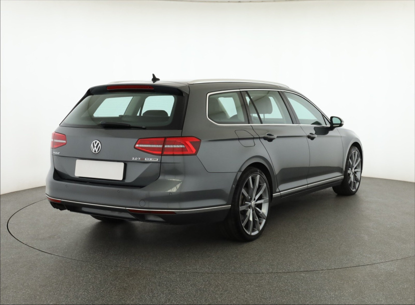 Volkswagen Passat, 2016