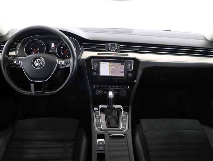 Volkswagen Passat, 2016