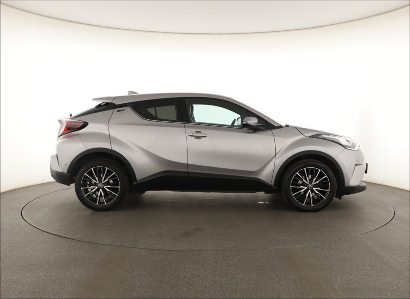 Toyota C-HR, 2019
