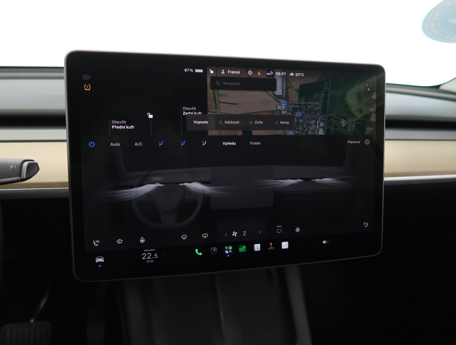 Tesla Model Y Long Range AWD – fotografie 22