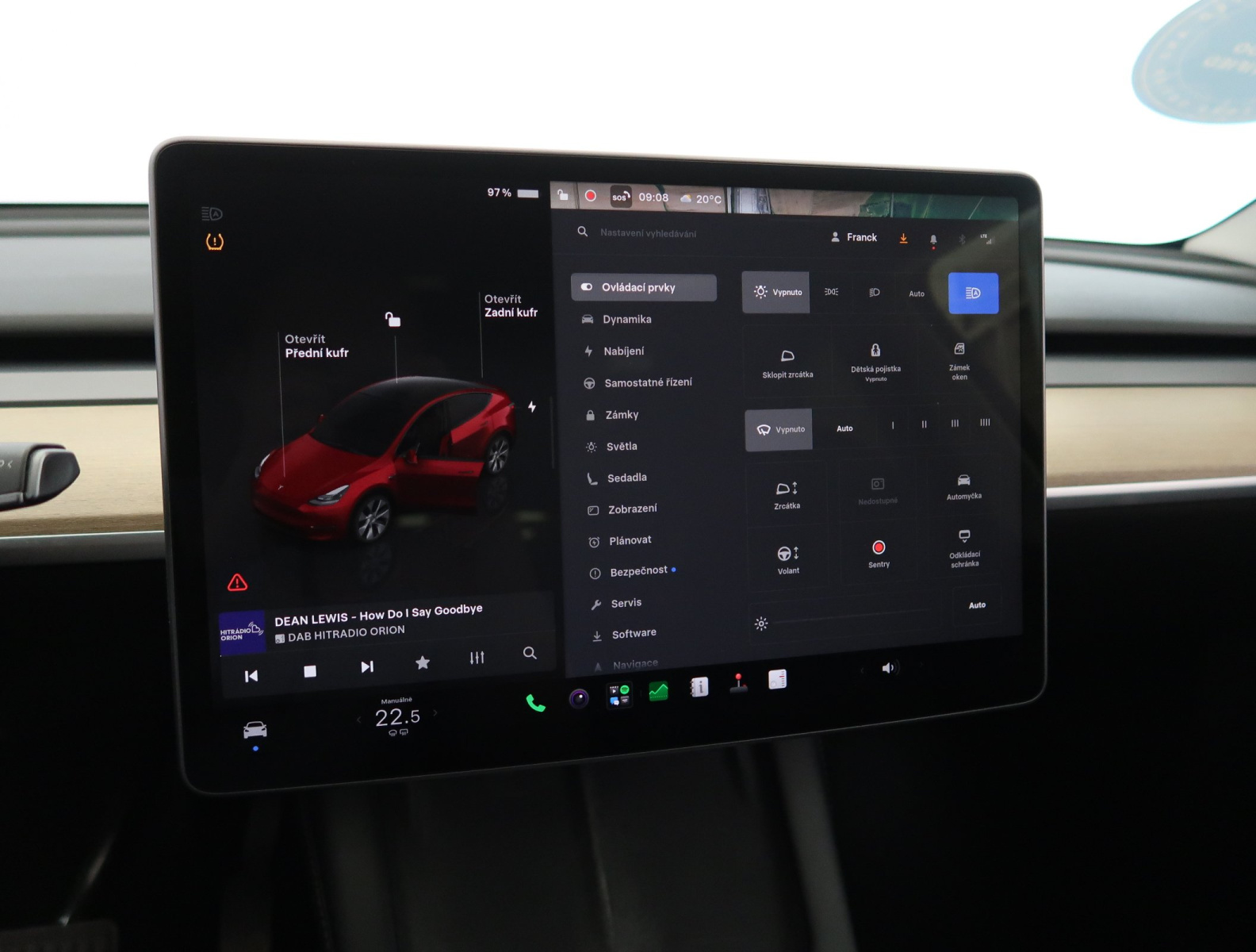 Tesla Model Y Long Range AWD – fotografie 25