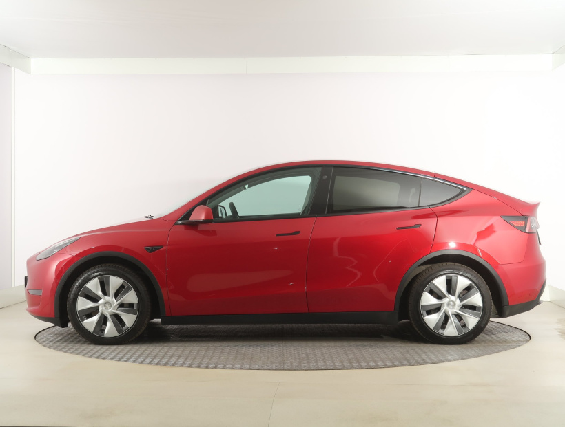 Tesla Model Y, 2022