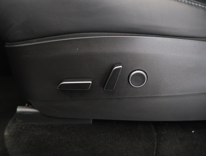 Tesla Model Y, 2022