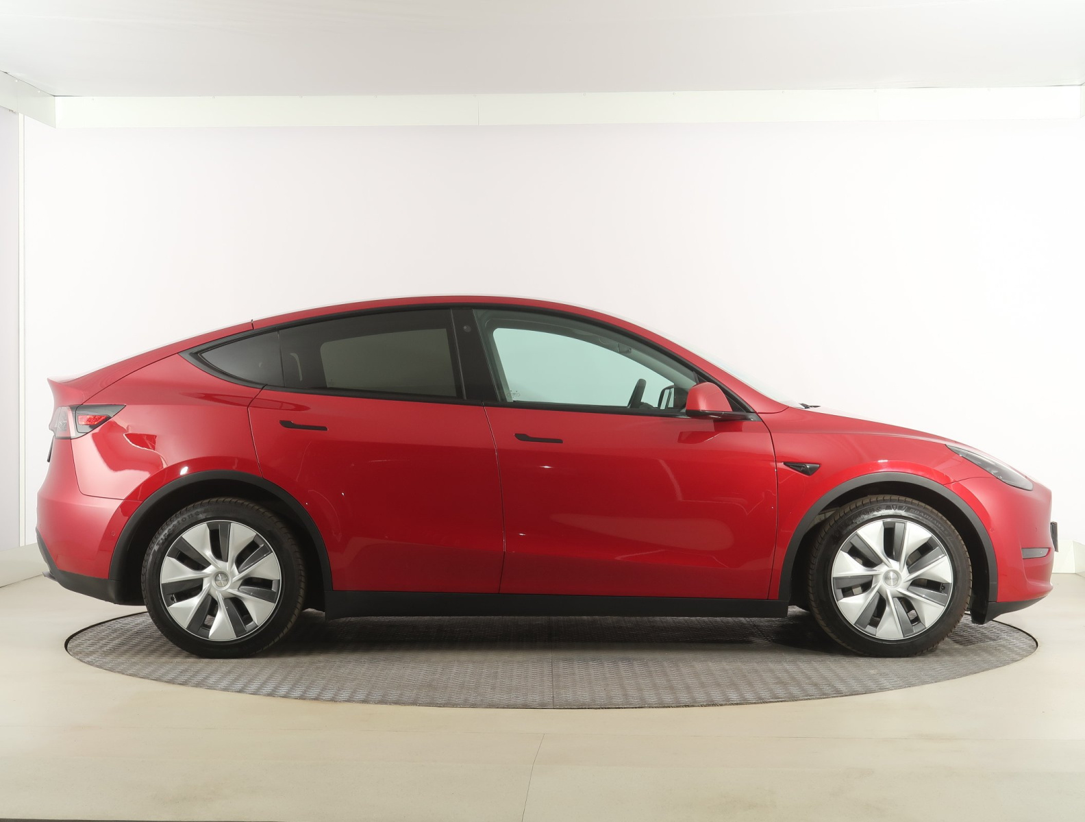 Tesla Model Y Long Range AWD – fotografie 8