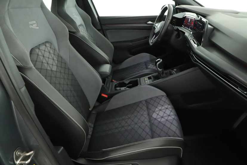 Volkswagen Golf, 2022