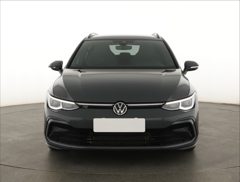 Volkswagen Golf, 2022