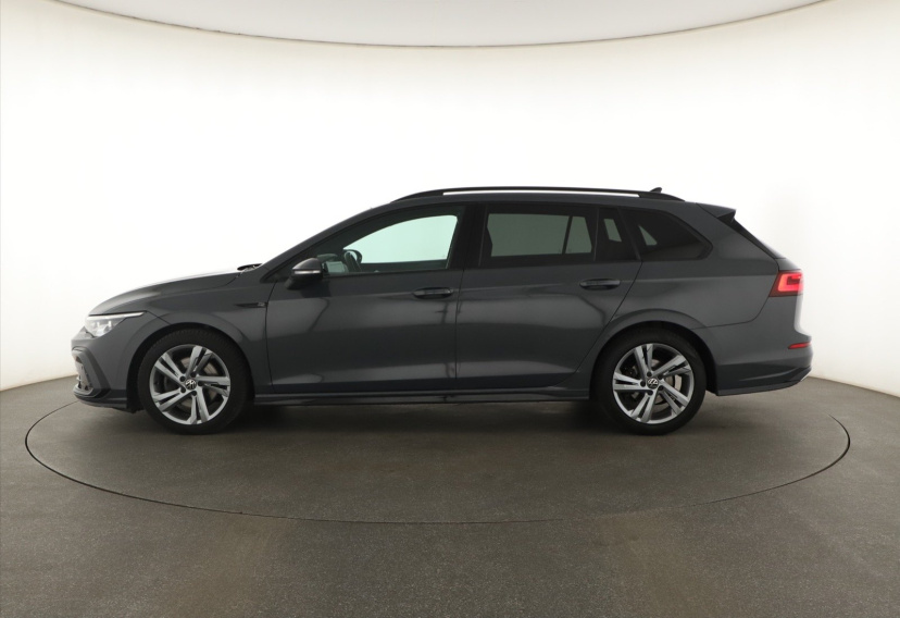 Volkswagen Golf, 2022