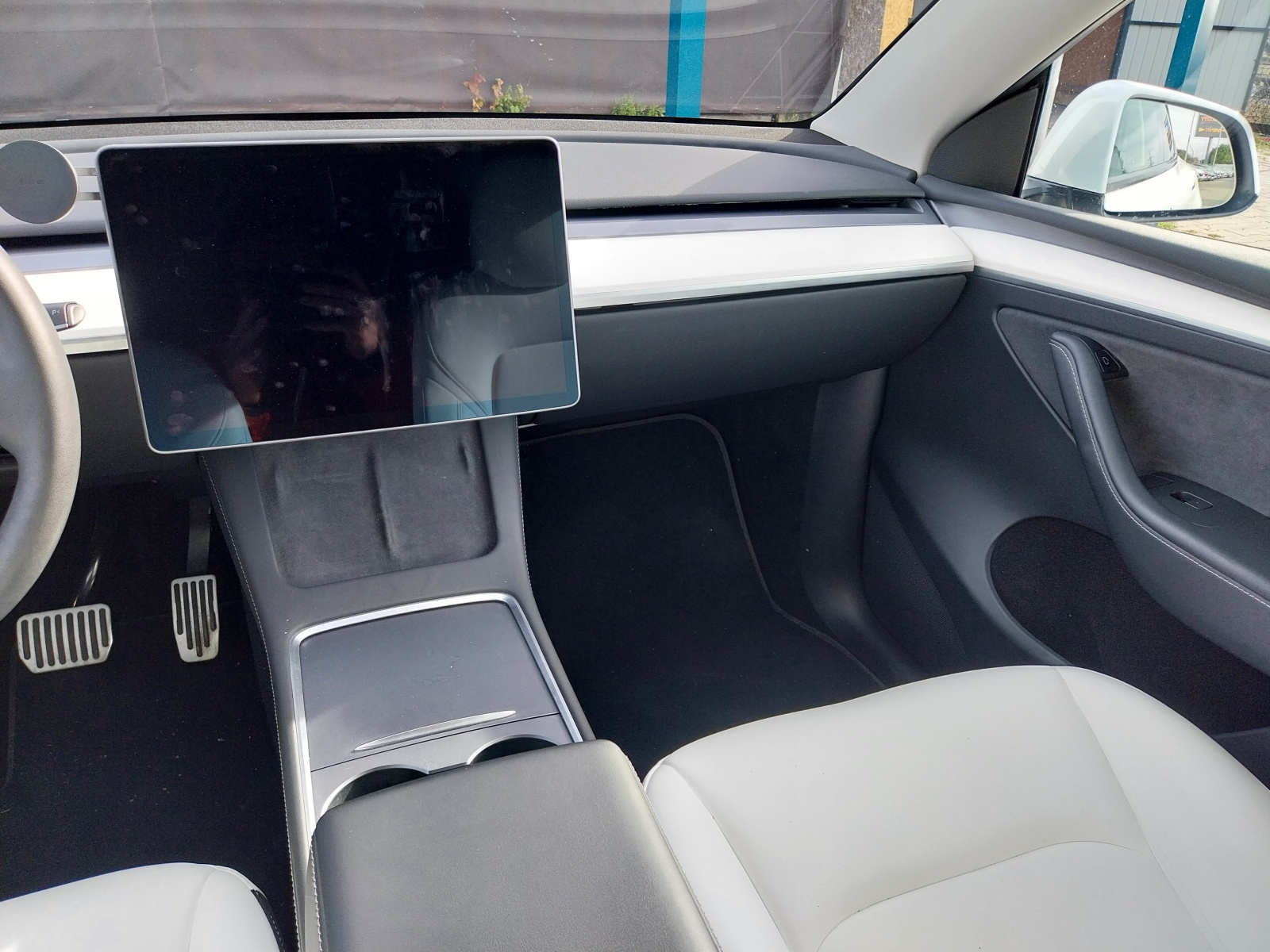 Tesla Model Y Long Range AWD – fotografie 11