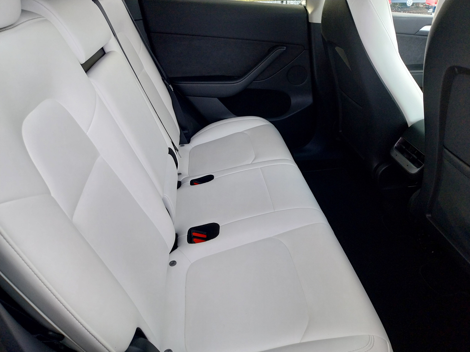 Tesla Model Y Long Range AWD – fotografie 13