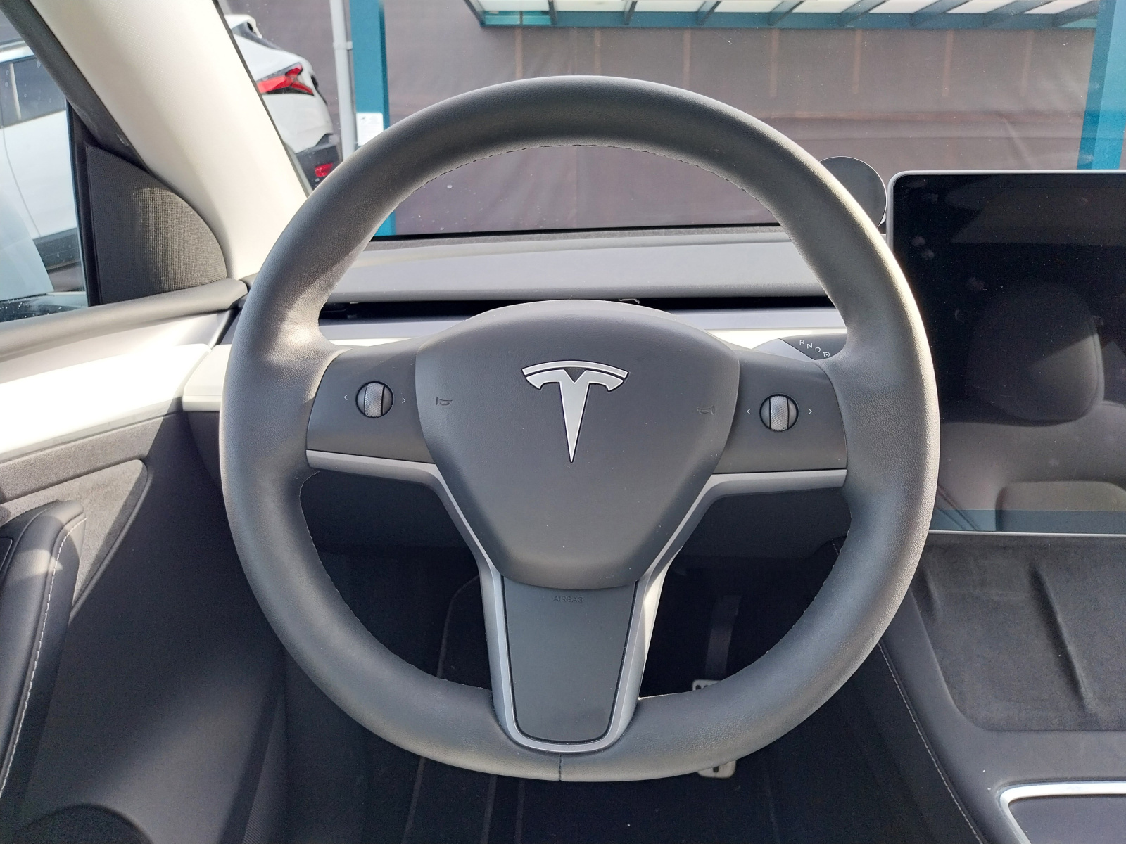 Tesla Model Y Long Range AWD – fotografie 18