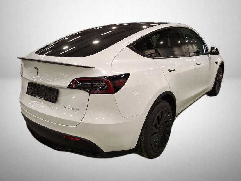 Tesla Model Y, 2023