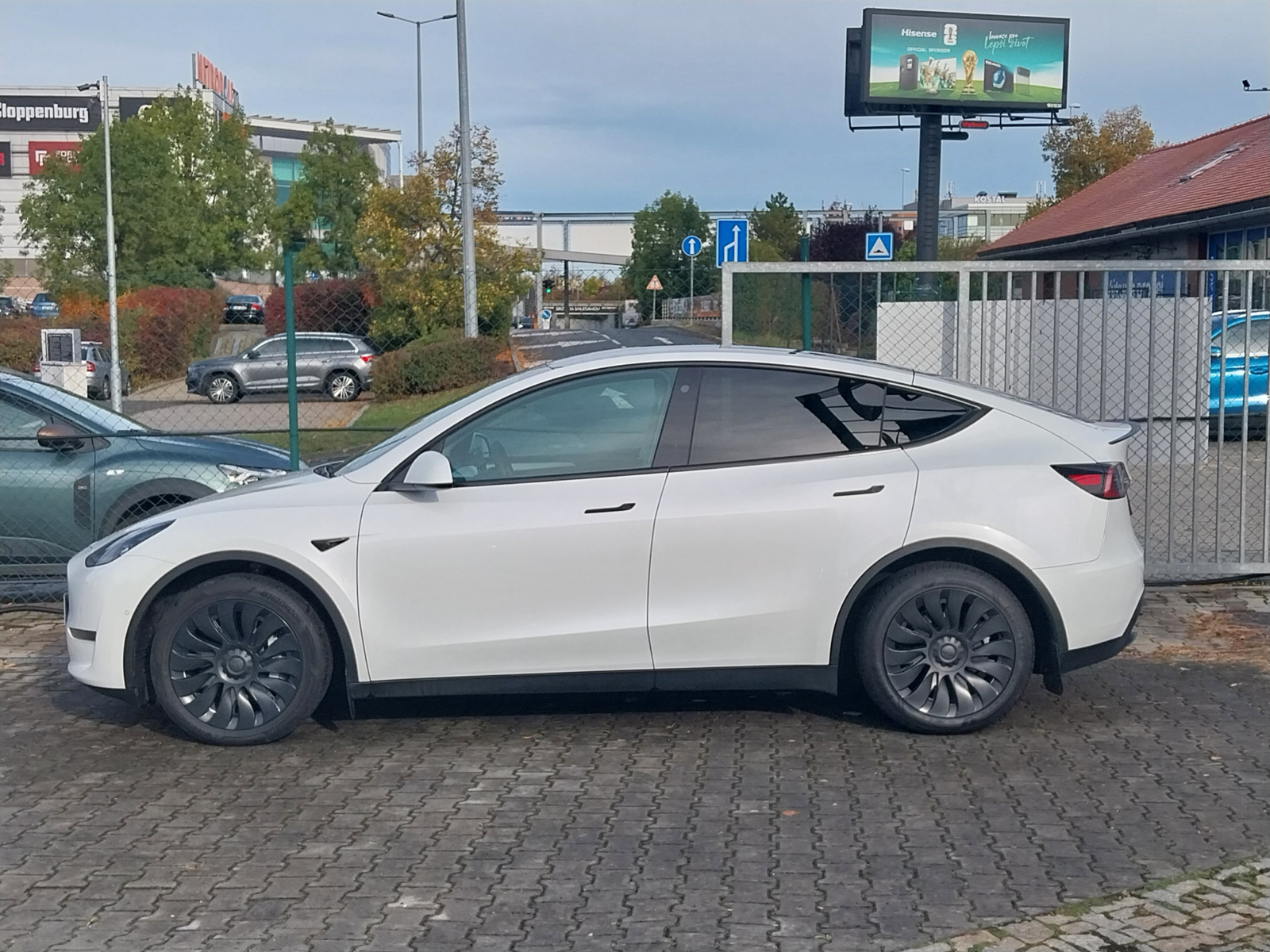 Tesla Model Y Long Range AWD – fotografie 4