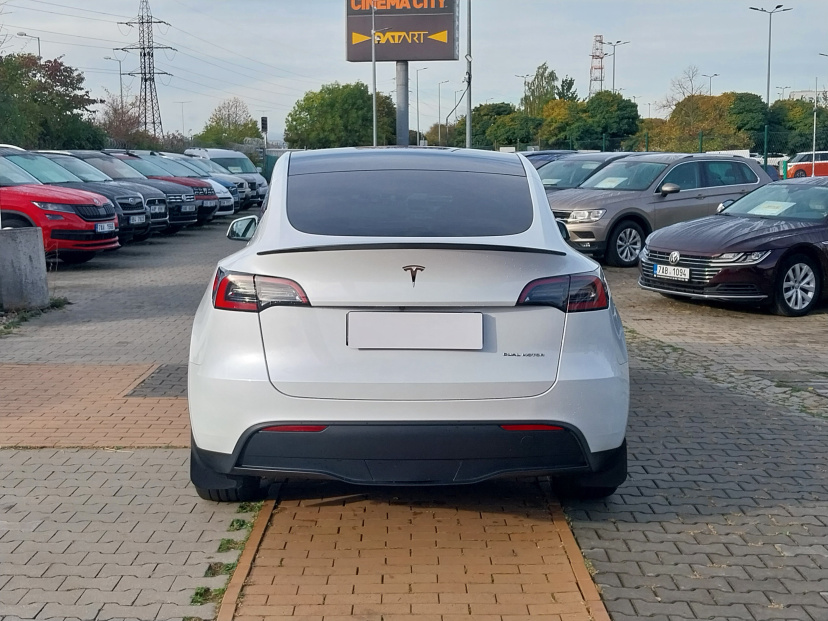 Tesla Model Y, 2023