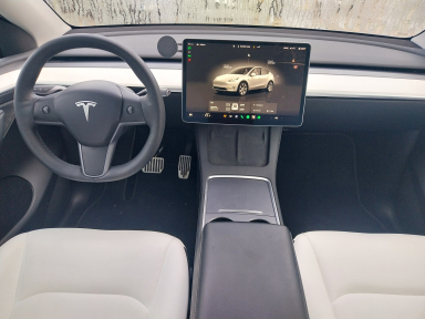 Tesla Model Y - 2023