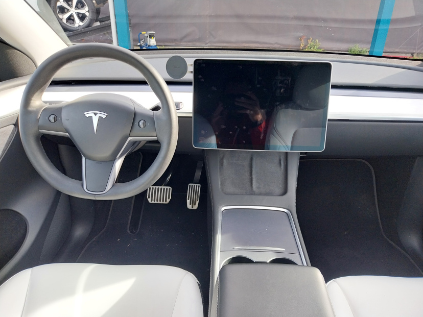 Tesla Model Y, 2023