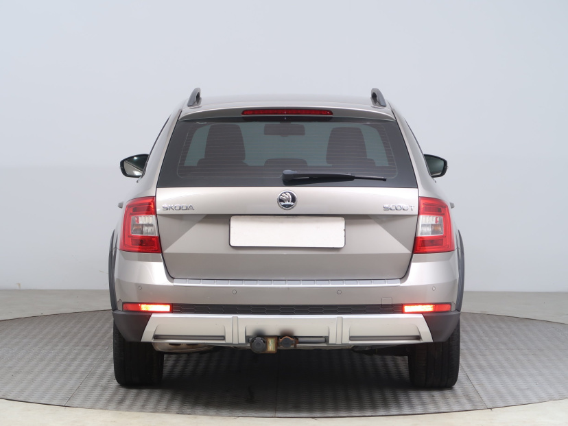 Škoda Octavia Scout, 2015